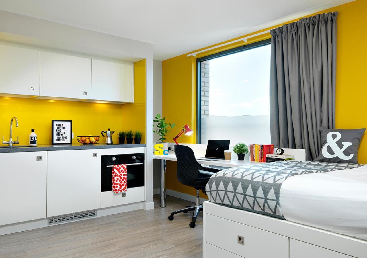 Joivy Comfy Closeby Fringe Venues - Adults Only Appartement *