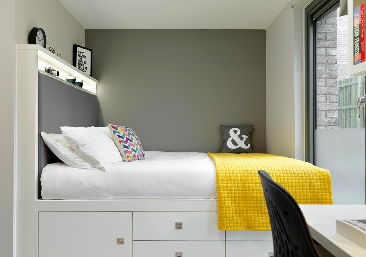 Joivy Comfy Closeby Fringe Venues - Adults Only Appartement *